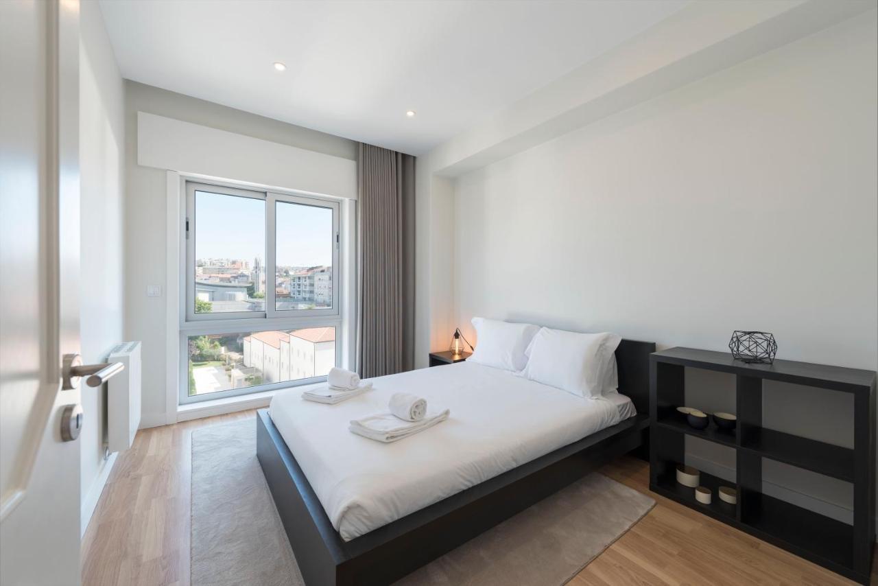 Lovelystay - Downtown Modern 2Br Flat With Free Parking Porto Exteriér fotografie