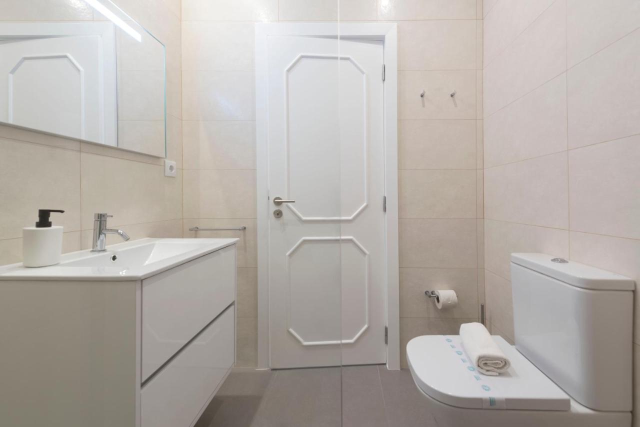 Lovelystay - Downtown Modern 2Br Flat With Free Parking Porto Exteriér fotografie