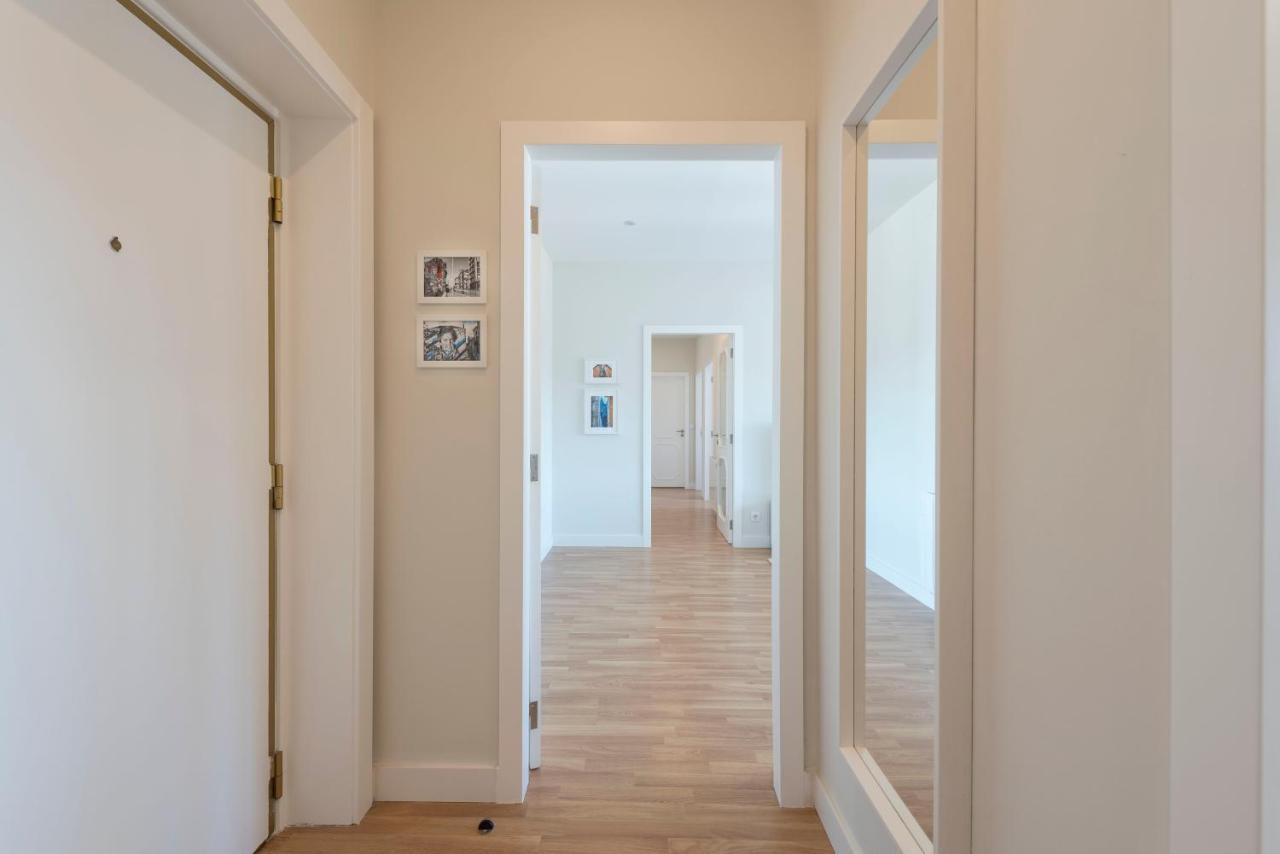 Lovelystay - Downtown Modern 2Br Flat With Free Parking Porto Exteriér fotografie