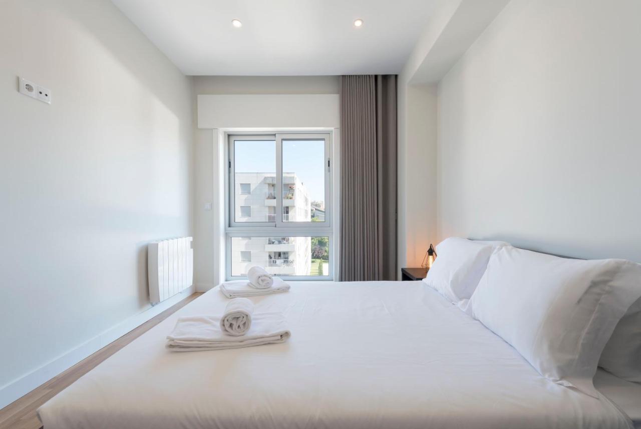 Lovelystay - Downtown Modern 2Br Flat With Free Parking Porto Exteriér fotografie