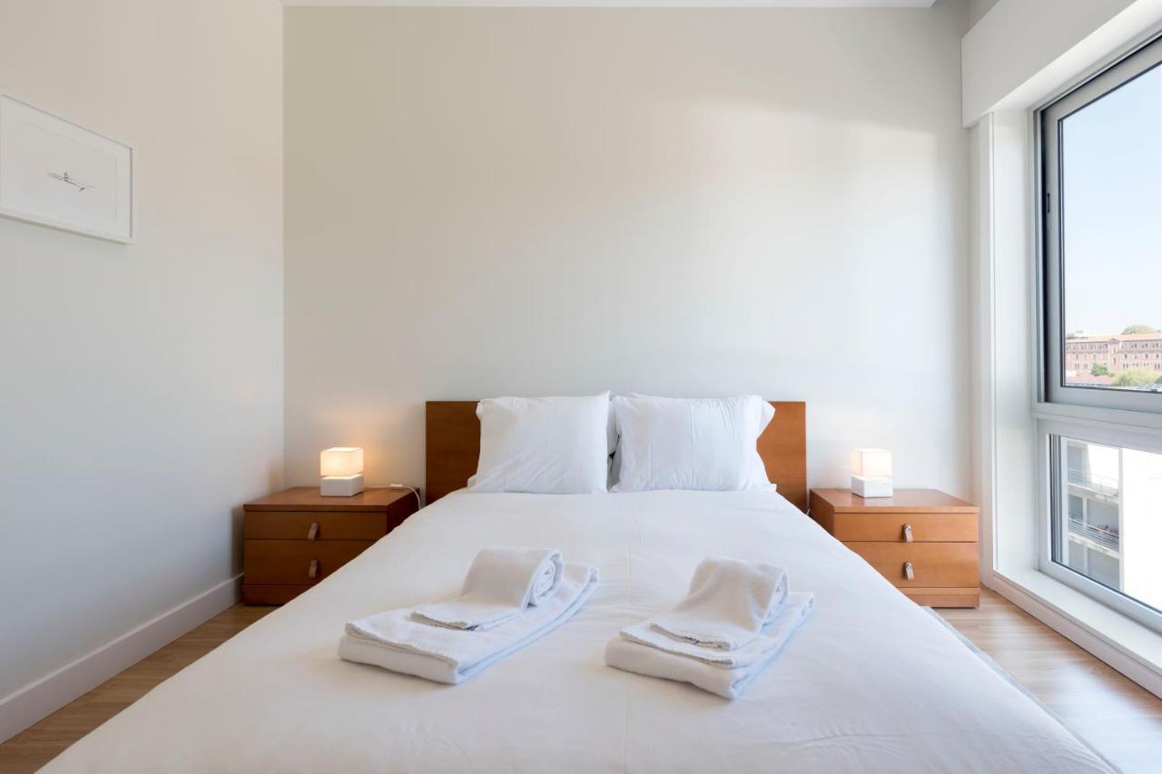 Lovelystay - Downtown Modern 2Br Flat With Free Parking Porto Exteriér fotografie